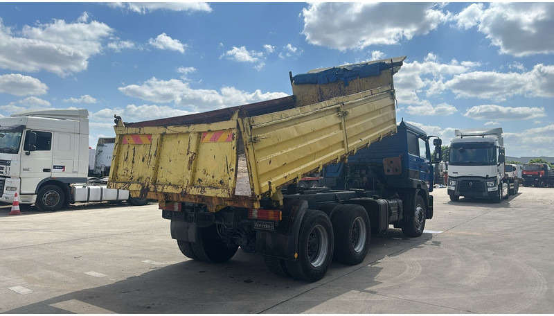 Renault G 330 Manager (GRAND PONT / LAMES / POMPE MANUELLE / MANUAL PUMP) - Tipper: picture 5 Renault G 330 Manager (GRAND PONT / LAMES / POMPE MANUELLE / MANUAL PUMP) - Tipper: picture 5