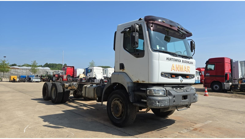 Renault Kerax 370 (6X4 / LAMES / STEEL SUSP. / GRAND PONT / BOITE MANUELLE) - Cab chassis truck: picture 3 Renault Kerax 370 (6X4 / LAMES / STEEL SUSP. / GRAND PONT / BOITE MANUELLE) - Cab chassis truck: picture 3