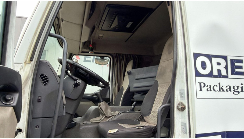 Box truck Renault Premium 320 (BOITE MANUELLE / CAMION FRANCAIS / PARFAIT ETAT / MANUAL GEARBOX): picture 16 Box truck Renault Premium 320 (BOITE MANUELLE / CAMION FRANCAIS / PARFAIT ETAT / MANUAL GEARBOX): picture 16