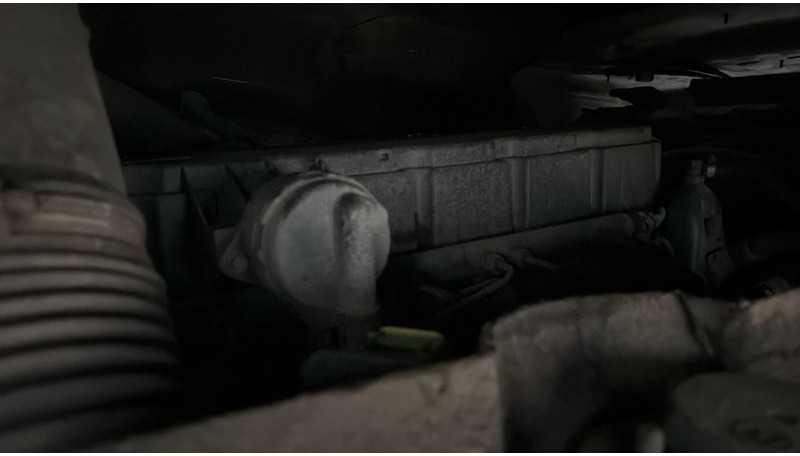 Box truck Renault Premium 320 (BOITE MANUELLE / CAMION FRANCAIS / PARFAIT ETAT / MANUAL GEARBOX): picture 17 Box truck Renault Premium 320 (BOITE MANUELLE / CAMION FRANCAIS / PARFAIT ETAT / MANUAL GEARBOX): picture 17