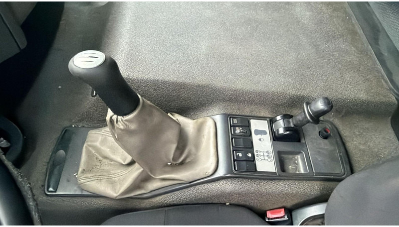 Box truck Renault Premium 320 (BOITE MANUELLE / CAMION FRANCAIS / PARFAIT ETAT / MANUAL GEARBOX): picture 14 Box truck Renault Premium 320 (BOITE MANUELLE / CAMION FRANCAIS / PARFAIT ETAT / MANUAL GEARBOX): picture 14