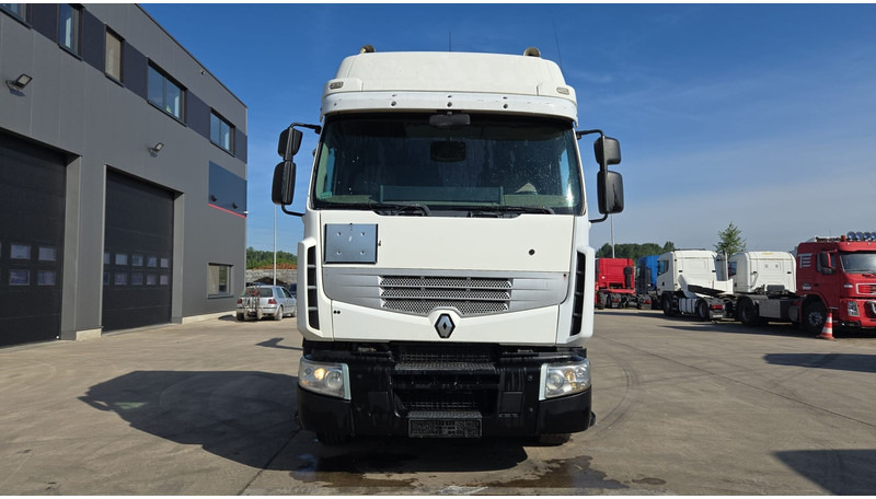 Renault Premium 450 DXI (BOITE MANUELLE / MANUAL GEARBOX / 6X2 / LAMES DEVANT) - Cab chassis truck: picture 2 Renault Premium 450 DXI (BOITE MANUELLE / MANUAL GEARBOX / 6X2 / LAMES DEVANT) - Cab chassis truck: picture 2