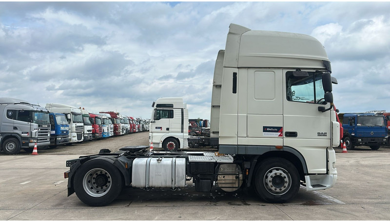 DAF 105 XF 460 (BOITE MANUELLE / MANUAL GEARBOX / CLEAN CONDITION / PROPRE) - Tractor unit: picture 4 DAF 105 XF 460 (BOITE MANUELLE / MANUAL GEARBOX / CLEAN CONDITION / PROPRE) - Tractor unit: picture 4