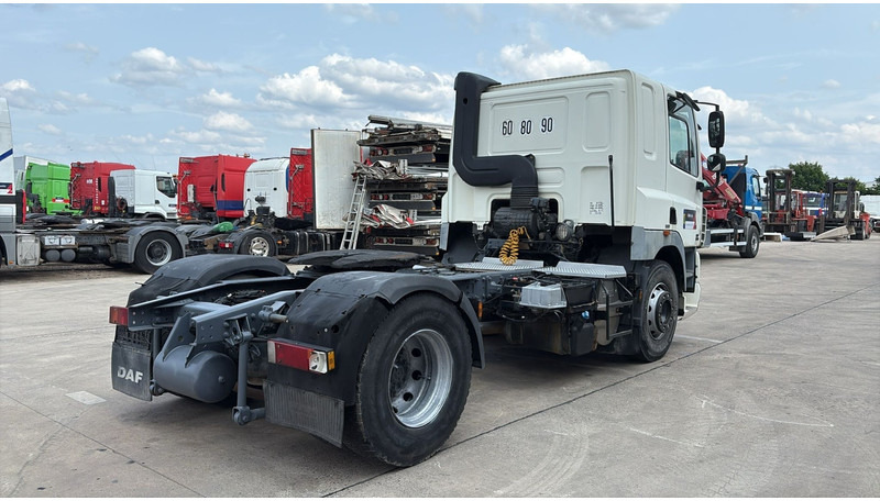 DAF 85 CF 410 (LOW CABIN / PETIT CABINE / TRES PROPRE / CLEAN CONDITION) - Tractor unit: picture 5 DAF 85 CF 410 (LOW CABIN / PETIT CABINE / TRES PROPRE / CLEAN CONDITION) - Tractor unit: picture 5