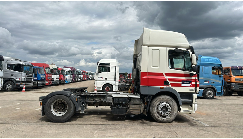 DAF 85 CF 460 (BOITE MANUELLE / MANUAL GEARBOX / GOOD CONDITION / BONNE ETAT) - Tractor unit: picture 4 DAF 85 CF 460 (BOITE MANUELLE / MANUAL GEARBOX / GOOD CONDITION / BONNE ETAT) - Tractor unit: picture 4