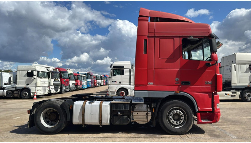 DAF XF 105.410 (BOITE MANUELLE / MANUAL GEARBOX) - Tractor unit: picture 4 DAF XF 105.410 (BOITE MANUELLE / MANUAL GEARBOX) - Tractor unit: picture 4
