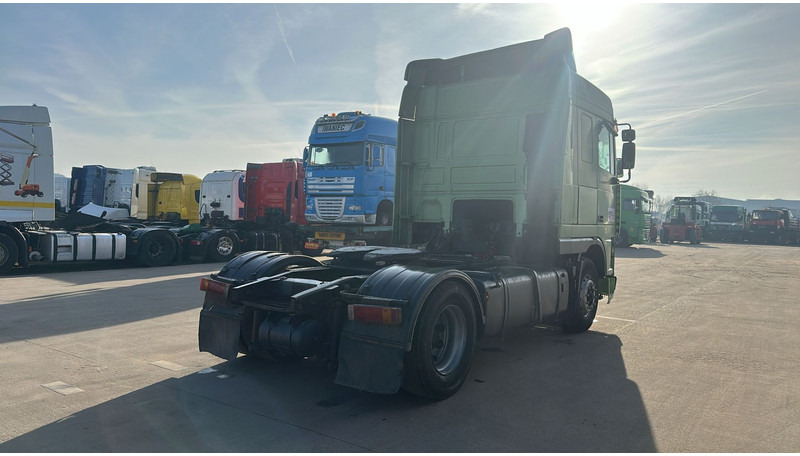 DAF XF 95.430 (EURO 2 / MANUAL PUMP / POMPE MANUELLE / BOITE MANUELLE) - Tractor unit: picture 5 DAF XF 95.430 (EURO 2 / MANUAL PUMP / POMPE MANUELLE / BOITE MANUELLE) - Tractor unit: picture 5