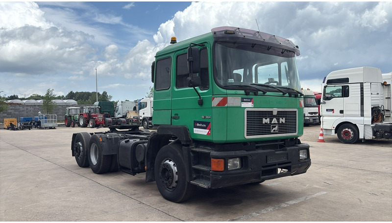 MAN 25.372 (6X2 / MANUAL PUMP / POMPE MANUELLE / 8 TYRES / 6 CYLINDERS) - Tractor unit: picture 3 MAN 25.372 (6X2 / MANUAL PUMP / POMPE MANUELLE / 8 TYRES / 6 CYLINDERS) - Tractor unit: picture 3