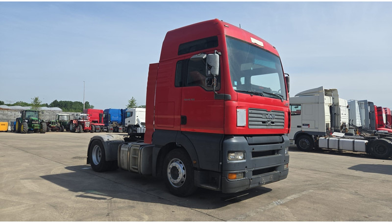MAN TGA 18.390 (BOITE MANUELLE / MANUAL GEARBOX / PTO / POMPE HYDRAULIQUE) - Tractor unit: picture 3 MAN TGA 18.390 (BOITE MANUELLE / MANUAL GEARBOX / PTO / POMPE HYDRAULIQUE) - Tractor unit: picture 3