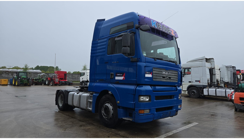 MAN TGA 18.410 (864.000 KM / MANUAL PUMP / MANUAL GEARBOX / RETARDER / POMPE MANUELLE) - Tractor unit: picture 3 MAN TGA 18.410 (864.000 KM / MANUAL PUMP / MANUAL GEARBOX / RETARDER / POMPE MANUELLE) - Tractor unit: picture 3