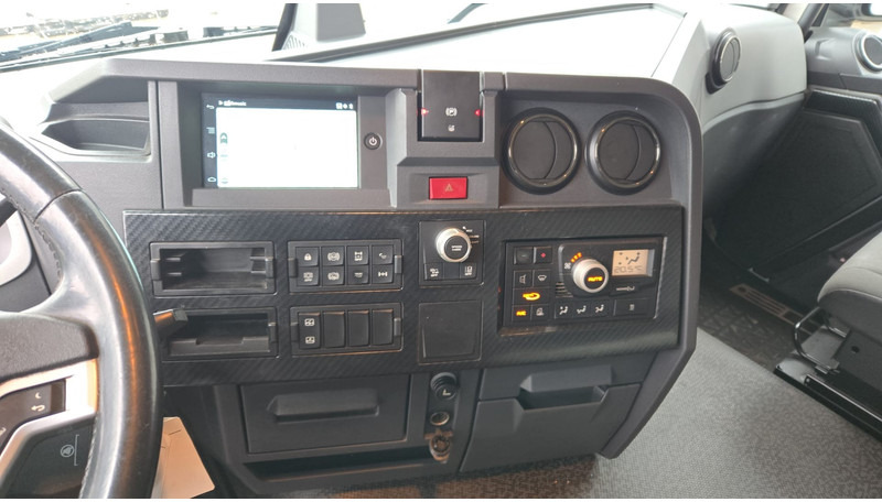 Leasing of Renault T440 (BELGIAN TRUCK / ACC / FRIGO / NAVI / COLLISSION WARNING / LANE WARNING / 2 TANKS / LOW KM !!!!) Renault T440 (BELGIAN TRUCK / ACC / FRIGO / NAVI / COLLISSION WARNING / LANE WARNING / 2 TANKS / LOW KM !!!!): picture 14