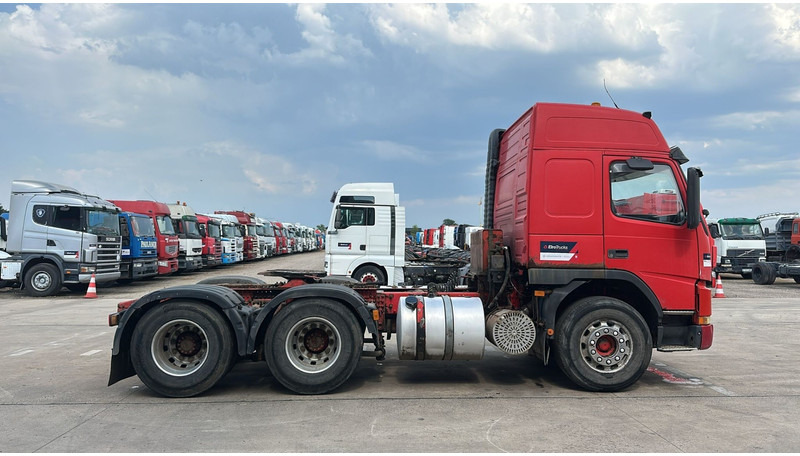 Volvo FM 12 - 340 (6X4 / TRACTEUR ORIGINAL / BOITE MANUELLE / MANUAL GEARBOX / PROPRE) - Tractor unit: picture 4 Volvo FM 12 - 340 (6X4 / TRACTEUR ORIGINAL / BOITE MANUELLE / MANUAL GEARBOX / PROPRE) - Tractor unit: picture 4