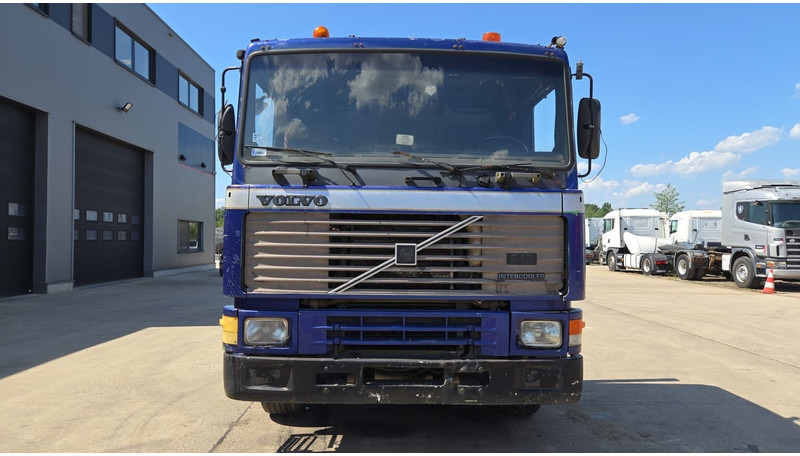 Volvo F 12 - 360 (FULL STEEL SUSPENSION / MANUAL PUMP / SUSP. LAMES / 6X2) - Cab chassis truck: picture 2 Volvo F 12 - 360 (FULL STEEL SUSPENSION / MANUAL PUMP / SUSP. LAMES / 6X2) - Cab chassis truck: picture 2