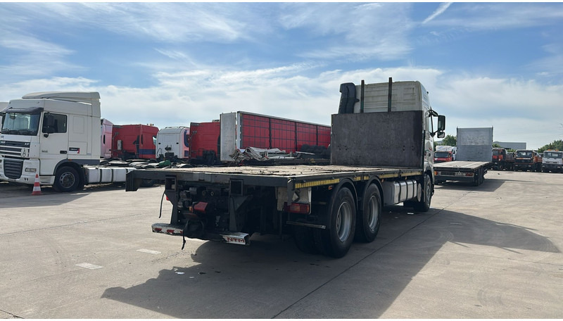 Volvo FH 12 - 460 (BOITE MANUELLE / MANUAL GEARBOX / 10 TYRES / 6X2 / AC / AIRCO) - Dropside/ Flatbed truck: picture 5 Volvo FH 12 - 460 (BOITE MANUELLE / MANUAL GEARBOX / 10 TYRES / 6X2 / AC / AIRCO) - Dropside/ Flatbed truck: picture 5