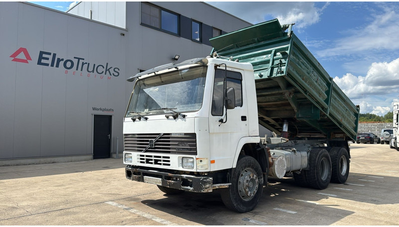 Volvo FL 10 - 280 (LAMES / POMPE MANUELLE / MANUAL PUMP / 6X4 / STEEL SUSP.) - Tipper: picture 1 Volvo FL 10 - 280 (LAMES / POMPE MANUELLE / MANUAL PUMP / 6X4 / STEEL SUSP.) - Tipper: picture 1