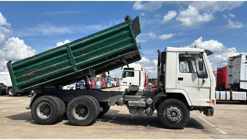 Volvo FL 10 - 280 (LAMES / POMPE MANUELLE / MANUAL PUMP / 6X4 / STEEL SUSP.) - Tipper: picture 3 Volvo FL 10 - 280 (LAMES / POMPE MANUELLE / MANUAL PUMP / 6X4 / STEEL SUSP.) - Tipper: picture 3
