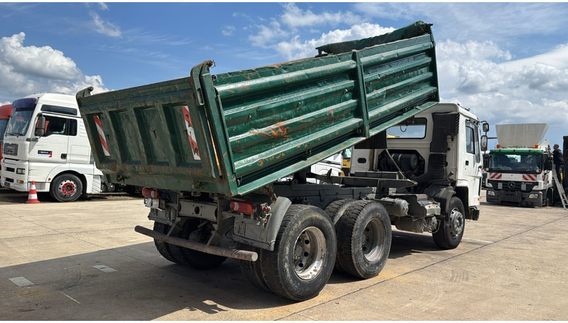 Volvo FL 10 - 280 (LAMES / POMPE MANUELLE / MANUAL PUMP / 6X4 / STEEL SUSP.) - Tipper: picture 4 Volvo FL 10 - 280 (LAMES / POMPE MANUELLE / MANUAL PUMP / 6X4 / STEEL SUSP.) - Tipper: picture 4