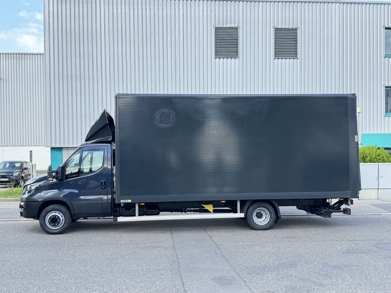 Iveco Daily 72c180 Hi-Matic Koffer LBW Luftgef. Klima - Box van: picture 4 Iveco Daily 72c180 Hi-Matic Koffer LBW Luftgef. Klima - Box van: picture 4