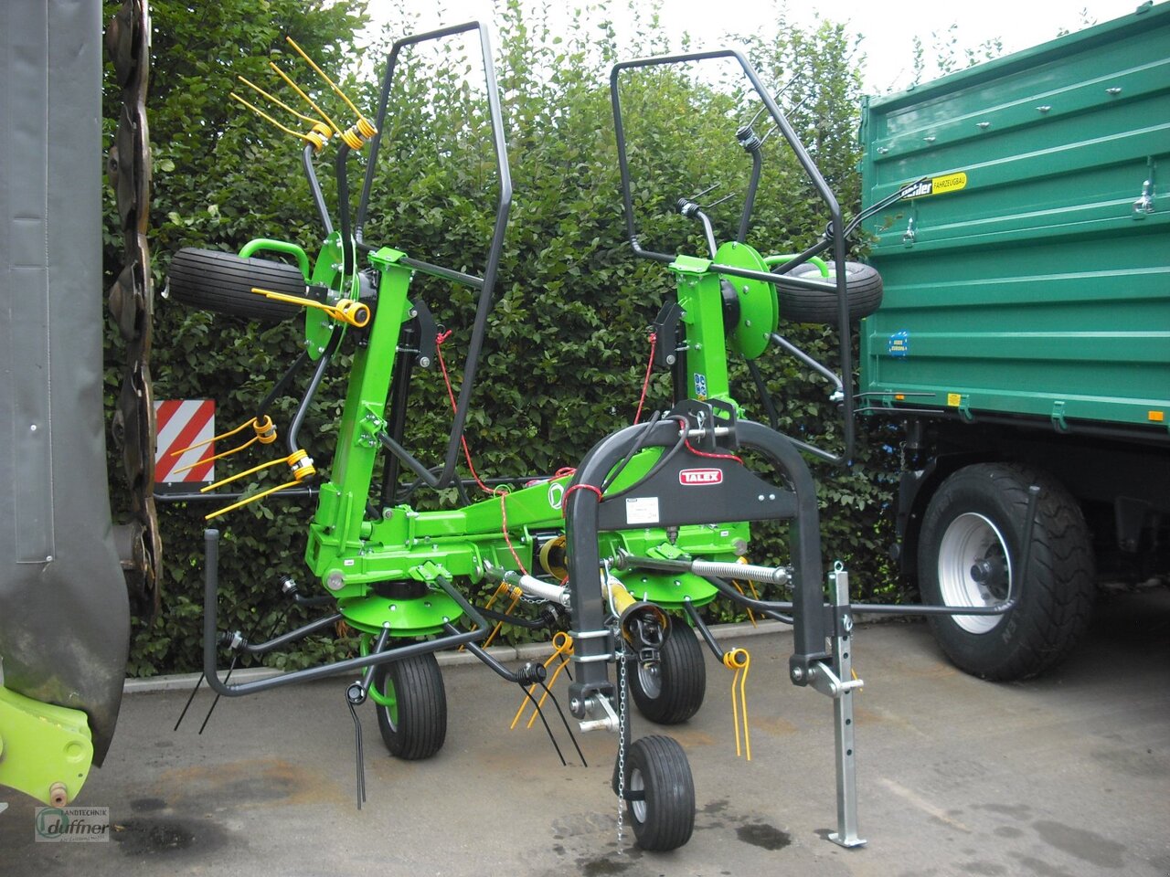 Talex Tornado 550 - Tedder/ Rake: picture 1 Talex Tornado 550 - Tedder/ Rake: picture 1