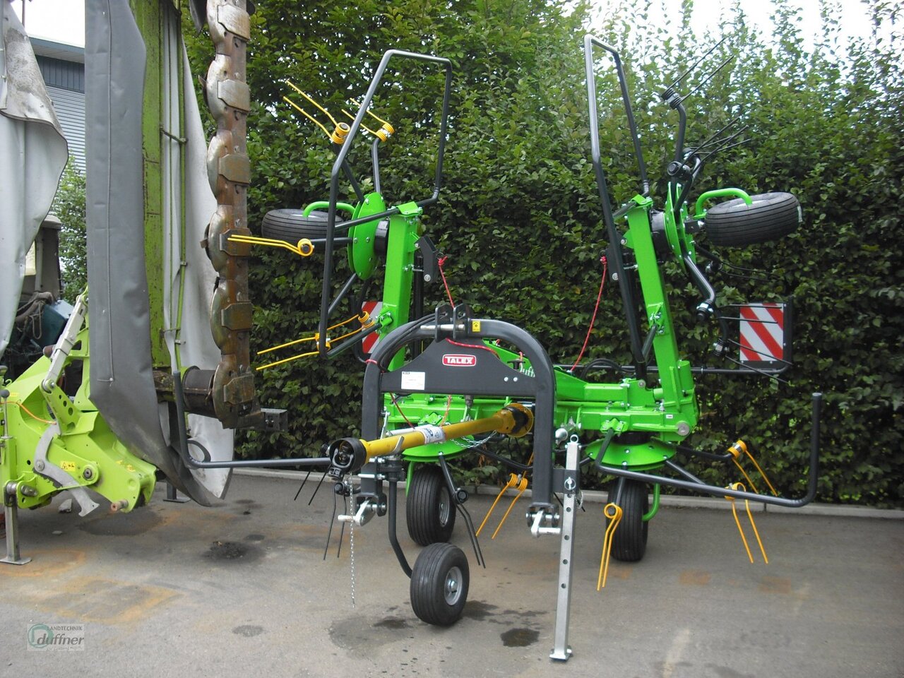 Talex Tornado 550 - Tedder/ Rake: picture 2 Talex Tornado 550 - Tedder/ Rake: picture 2