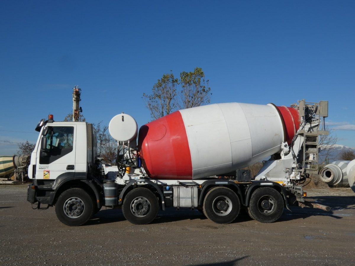 IVECO TRAKKER 450 CIFA RY1300 - Concrete mixer truck: picture 2 IVECO TRAKKER 450 CIFA RY1300 - Concrete mixer truck: picture 2