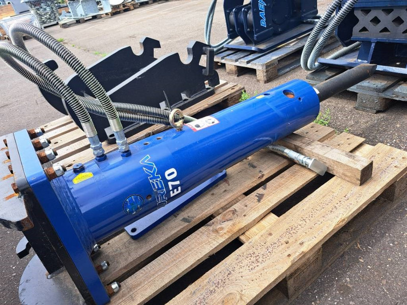 Daemo E70 Eureka Hammer/ Breaker CW10 - Hydraulic hammer for Construction machinery: picture 3 Daemo E70 Eureka Hammer/ Breaker CW10 - Hydraulic hammer for Construction machinery: picture 3
