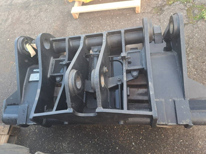Eurosteel HKO.2017 Systeem2000, Hyundai HL960 - Quick coupler for Construction machinery: picture 4 Eurosteel HKO.2017 Systeem2000, Hyundai HL960 - Quick coupler for Construction machinery: picture 4