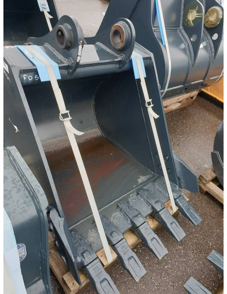 Hyundai Excavator digging bucket 140 - Bucket for Construction machinery: picture 1 Hyundai Excavator digging bucket 140 - Bucket for Construction machinery: picture 1