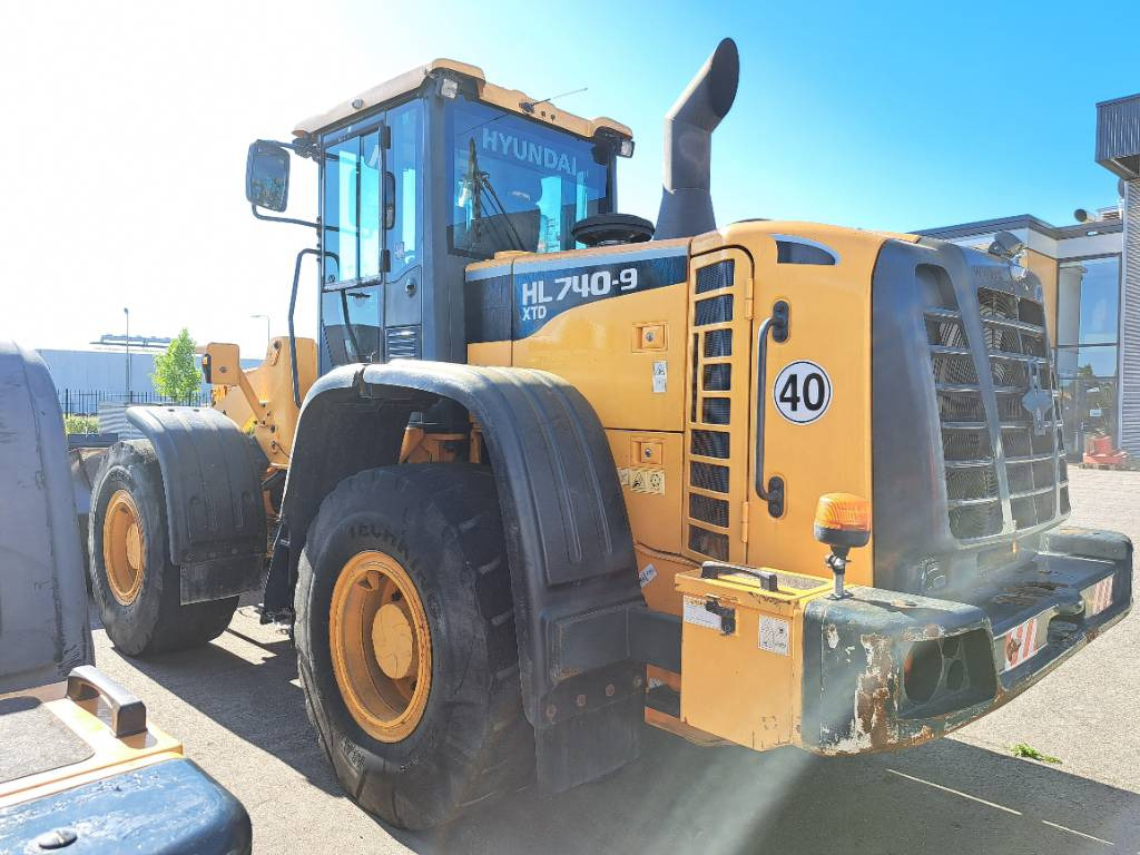 Hyundai HL740-9 XTD, HL740XTD-9 - Wheel loader: picture 4 Hyundai HL740-9 XTD, HL740XTD-9 - Wheel loader: picture 4