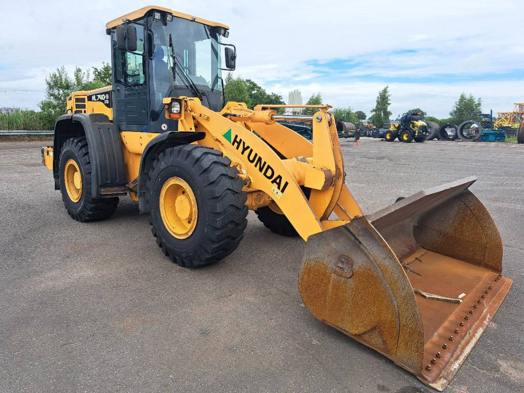 Hyundai HL740-9 XTD, HL740XTD-9 - Wheel loader: picture 2 Hyundai HL740-9 XTD, HL740XTD-9 - Wheel loader: picture 2