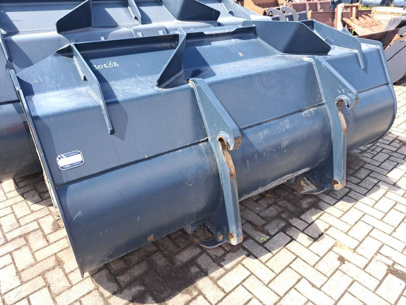 Hyundai HL955A - Bucket for Construction machinery: picture 1 Hyundai HL955A - Bucket for Construction machinery: picture 1