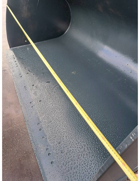 Hyundai HL970(A/XT), HL975(A/XT) - Bucket for Construction machinery: picture 4 Hyundai HL970(A/XT), HL975(A/XT) - Bucket for Construction machinery: picture 4