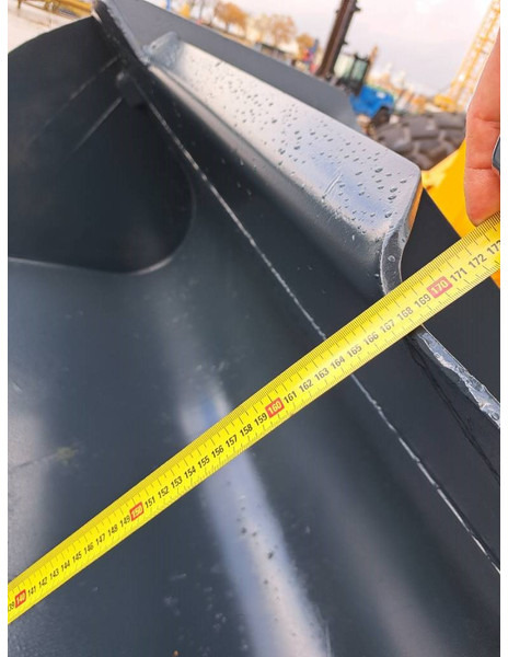 Hyundai HL970(A/XT), HL975(A/XT) - Bucket for Construction machinery: picture 5 Hyundai HL970(A/XT), HL975(A/XT) - Bucket for Construction machinery: picture 5