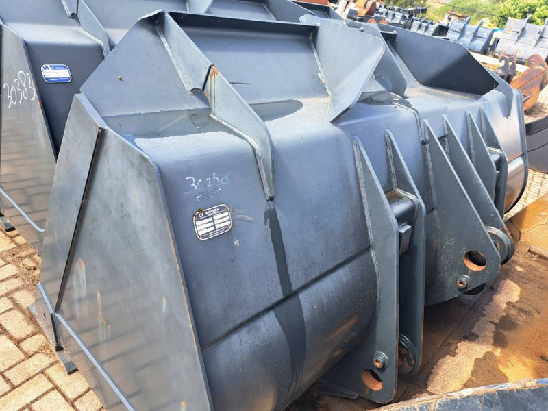 Hyundai HL980 - Bucket for Construction machinery: picture 1 Hyundai HL980 - Bucket for Construction machinery: picture 1