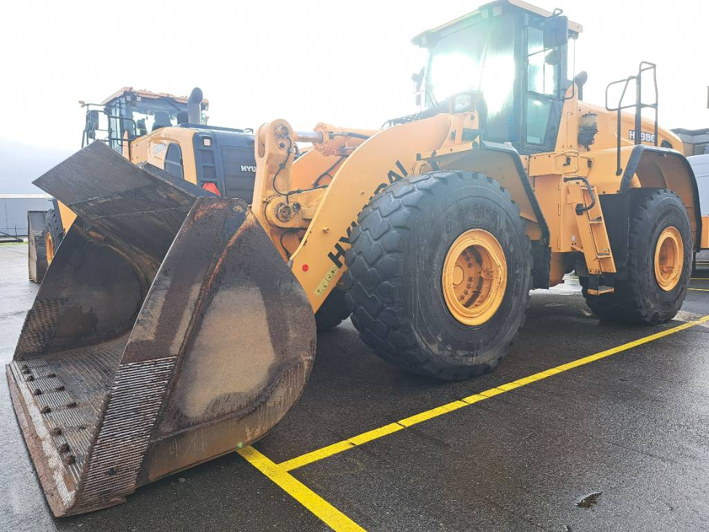 Hyundai HL980 - Wheel loader: picture 2 Hyundai HL980 - Wheel loader: picture 2