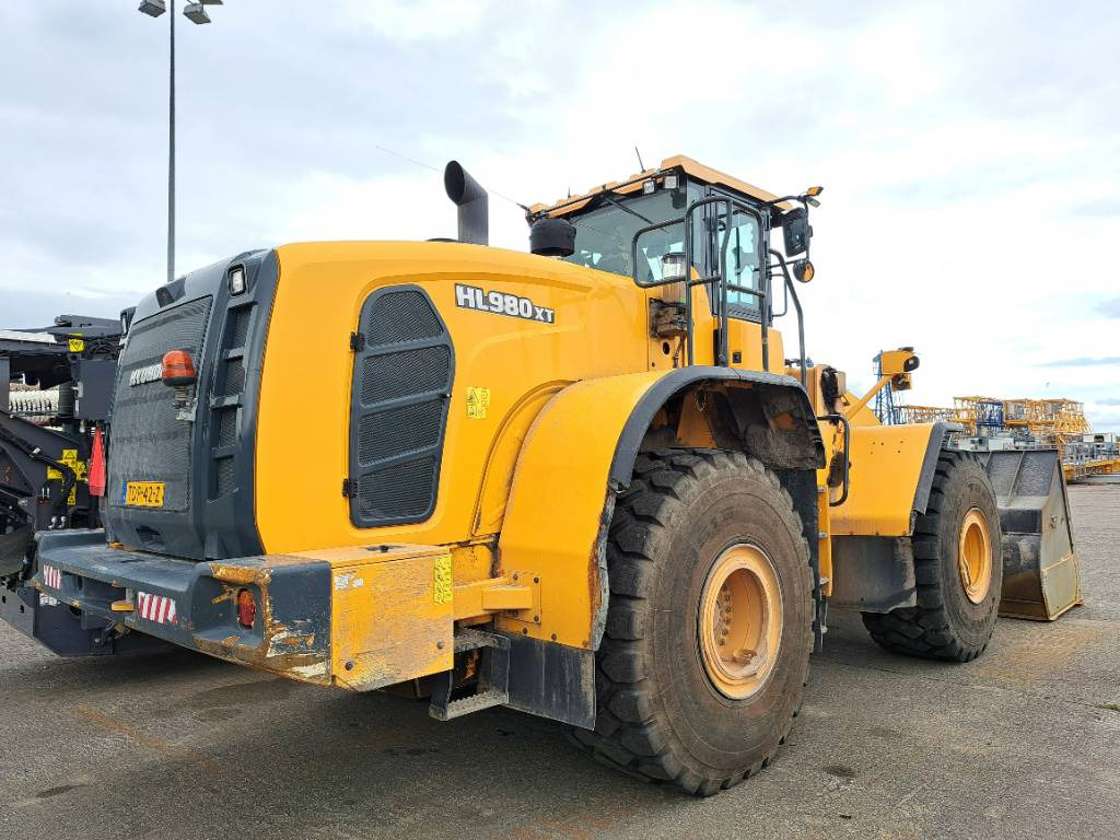 Hyundai HL980XT - Wheel loader: picture 3 Hyundai HL980XT - Wheel loader: picture 3