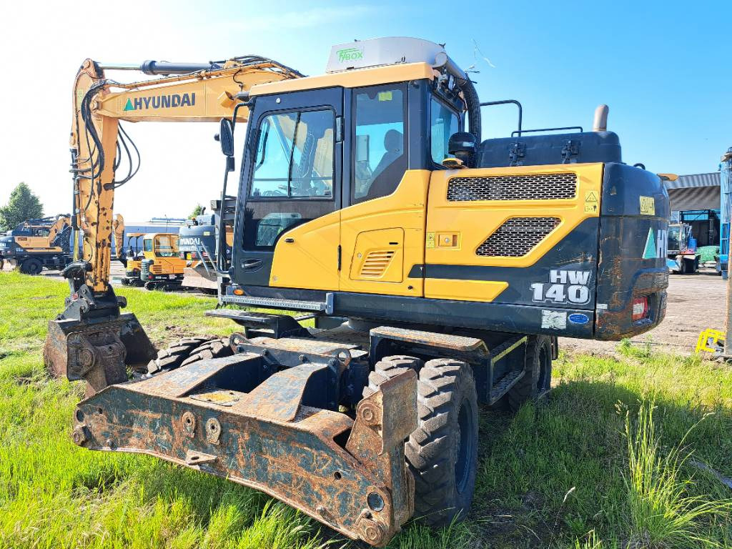 Hyundai HW140 - Wheel excavator: picture 3 Hyundai HW140 - Wheel excavator: picture 3