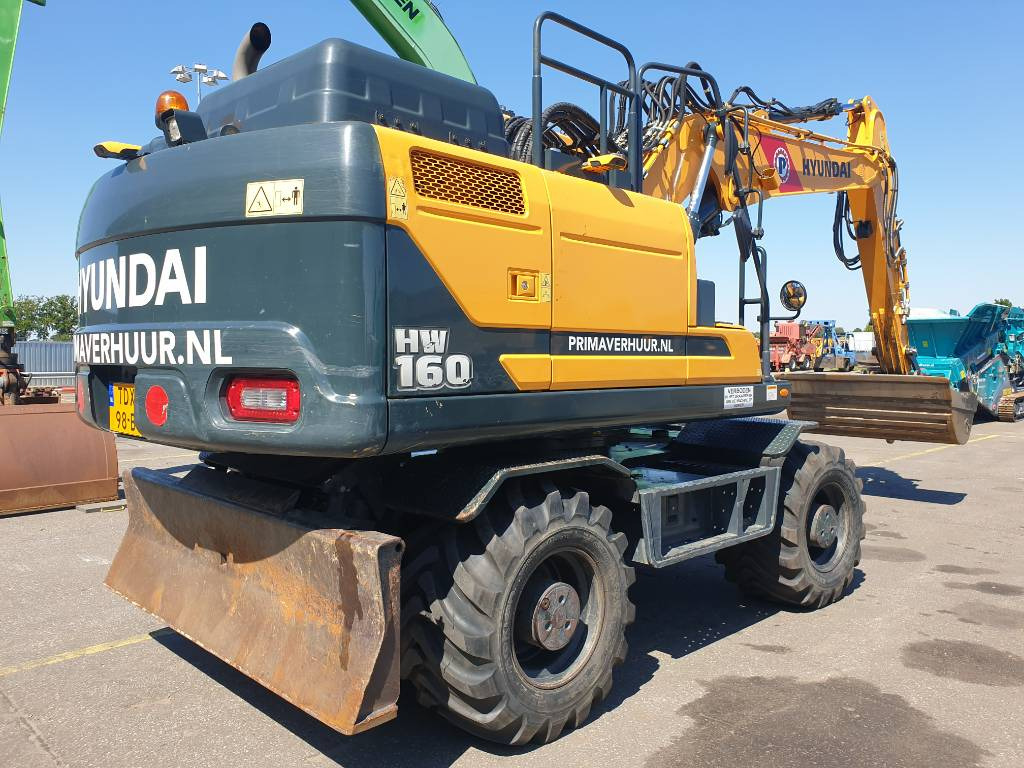 Hyundai HW160 - Wheel excavator: picture 3 Hyundai HW160 - Wheel excavator: picture 3