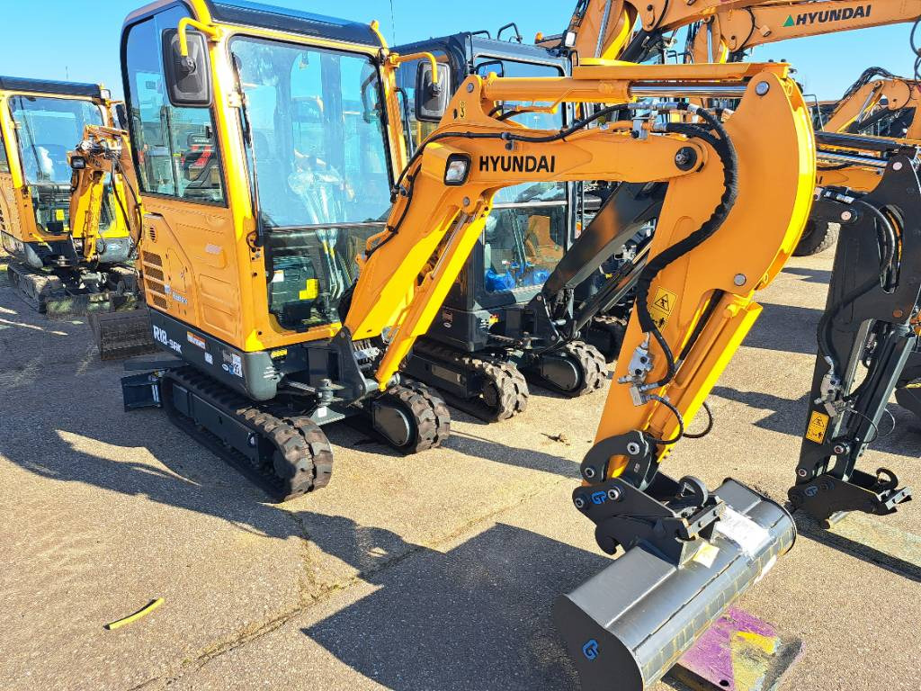 Hyundai R18-9AK - Mini excavator: picture 2 Hyundai R18-9AK - Mini excavator: picture 2