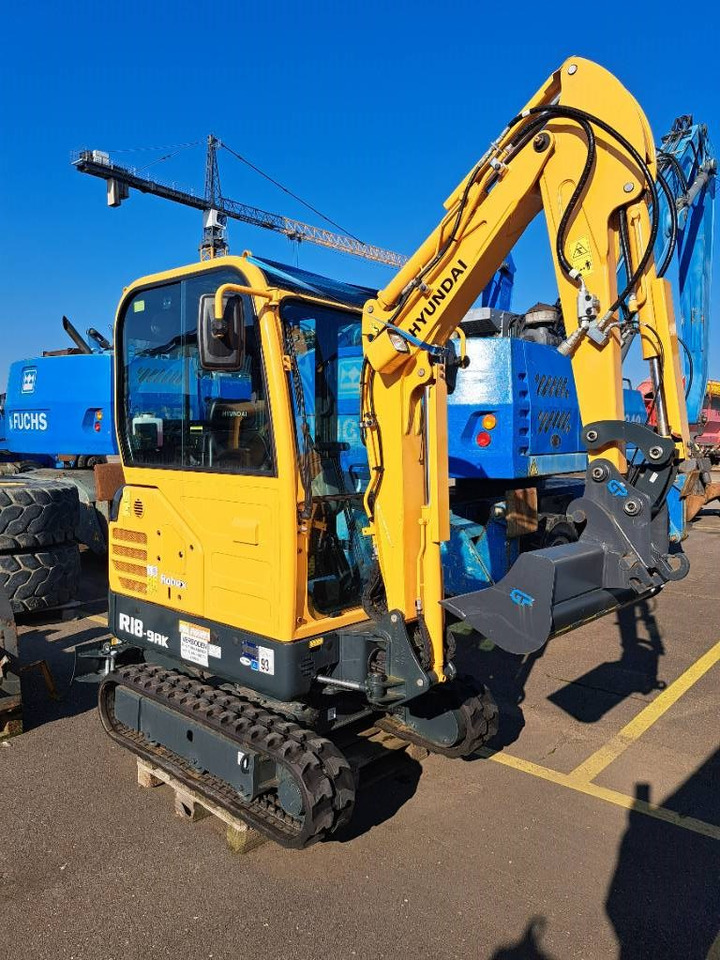 Hyundai R18-9AK - Mini excavator: picture 2 Hyundai R18-9AK - Mini excavator: picture 2