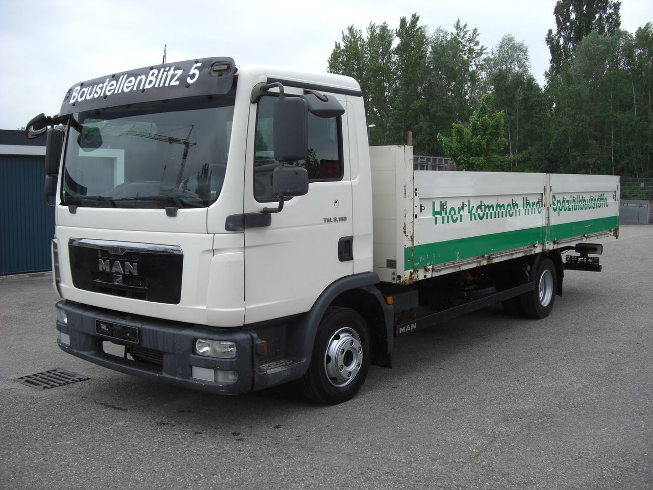 MAN 8180L Baustoffpritsche MAN 8180L Baustoffpritsche - Flatbed van: picture 2 MAN 8180L Baustoffpritsche MAN 8180L Baustoffpritsche - Flatbed van: picture 2