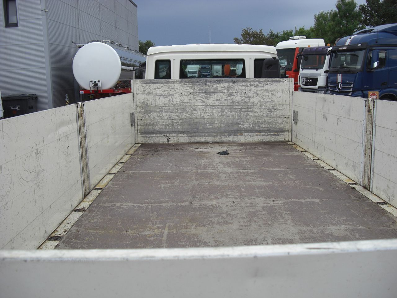 MAN 8180L Pritsche MAN 8180L Pritsche - Flatbed van: picture 5 MAN 8180L Pritsche MAN 8180L Pritsche - Flatbed van: picture 5