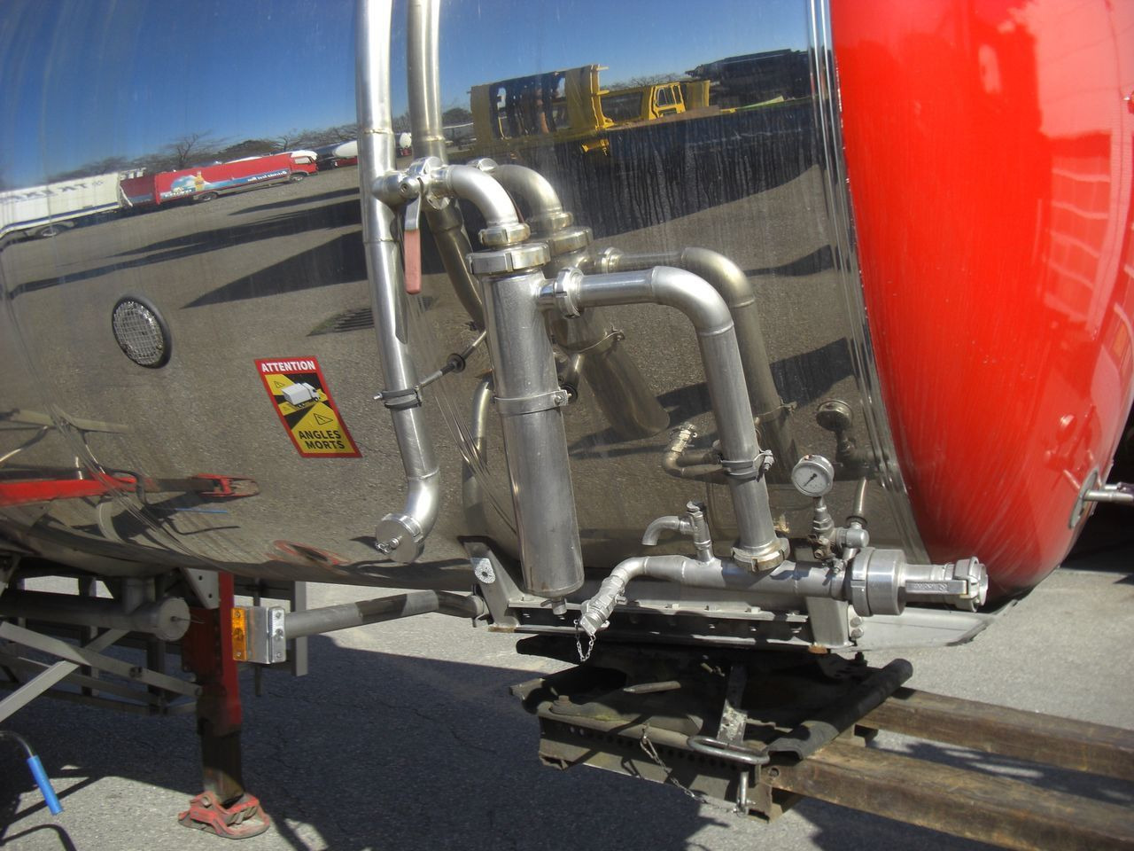 Magyar S34BD1 / 4 KAMMER / DRUCK / Heizbar - Tank semi-trailer: picture 4 Magyar S34BD1 / 4 KAMMER / DRUCK / Heizbar - Tank semi-trailer: picture 4