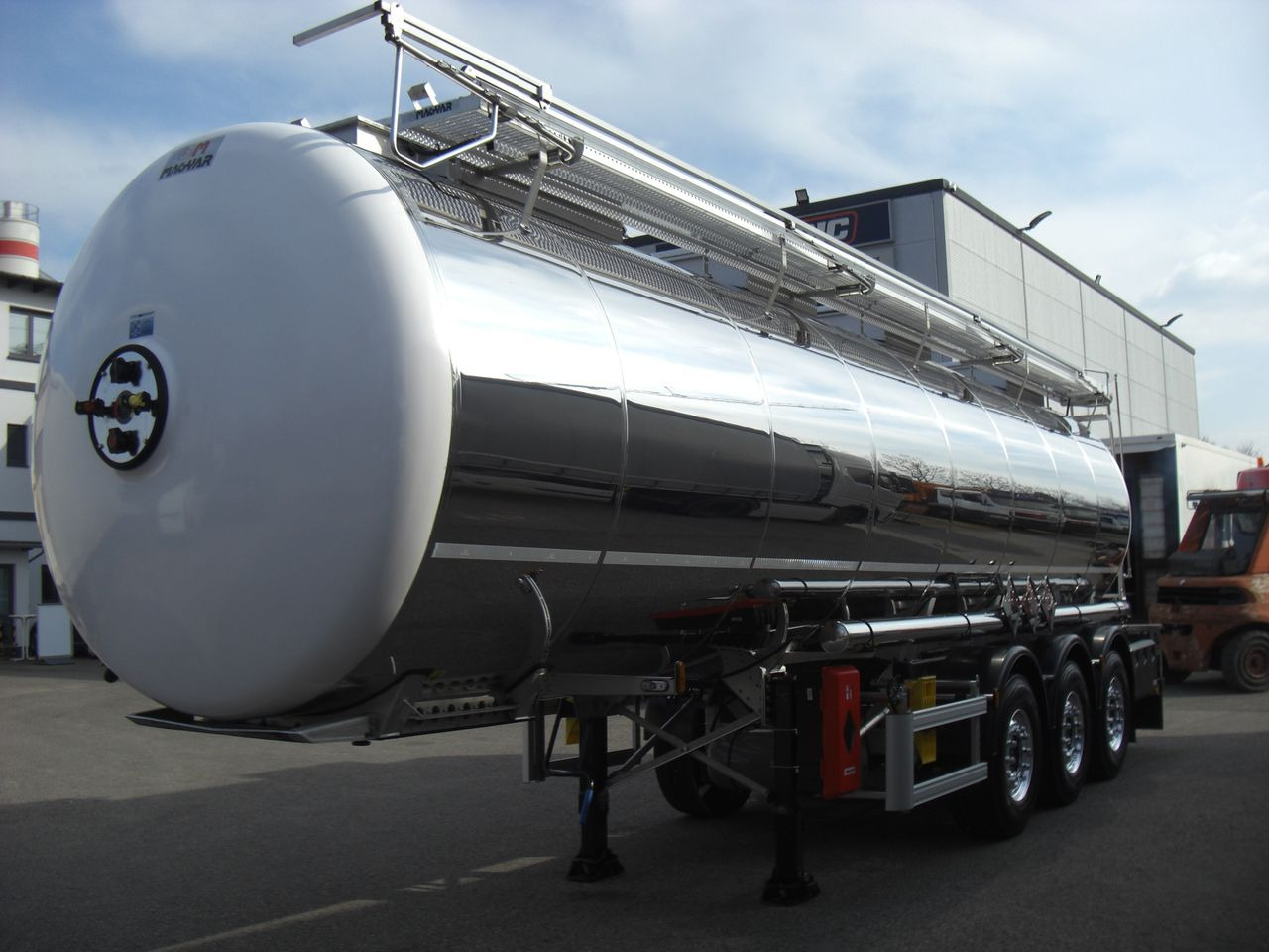 Magyar SRMAD/1KAMMER/CHEMIE - Tank semi-trailer: picture 1 Magyar SRMAD/1KAMMER/CHEMIE - Tank semi-trailer: picture 1