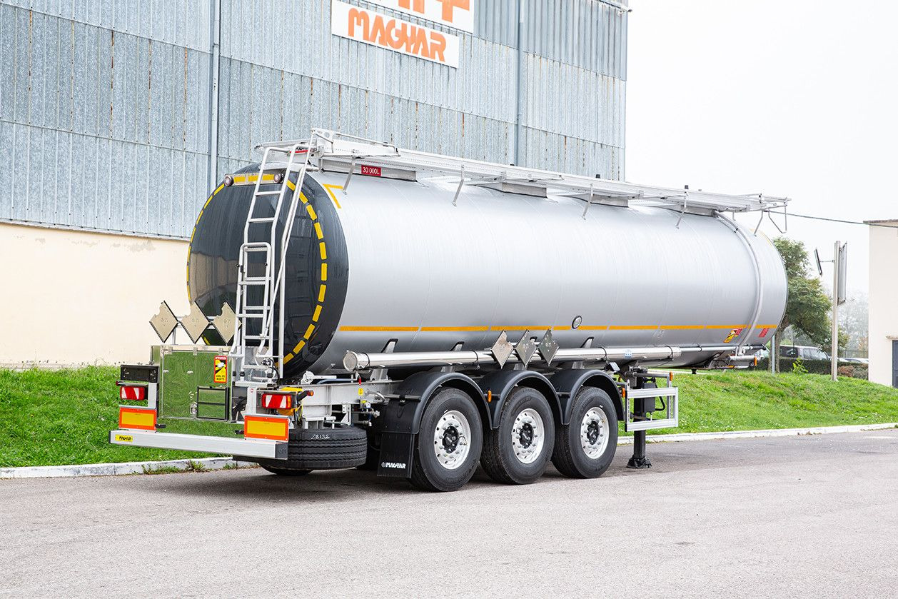 Magyar SRMAD/1KAMMER/CHEMIE - Sofort ! Magyar SRMAD/1KAMMER/CHEMIE - Sofort ! - Tank semi-trailer: picture 1 Magyar SRMAD/1KAMMER/CHEMIE - Sofort ! Magyar SRMAD/1KAMMER/CHEMIE - Sofort ! - Tank semi-trailer: picture 1