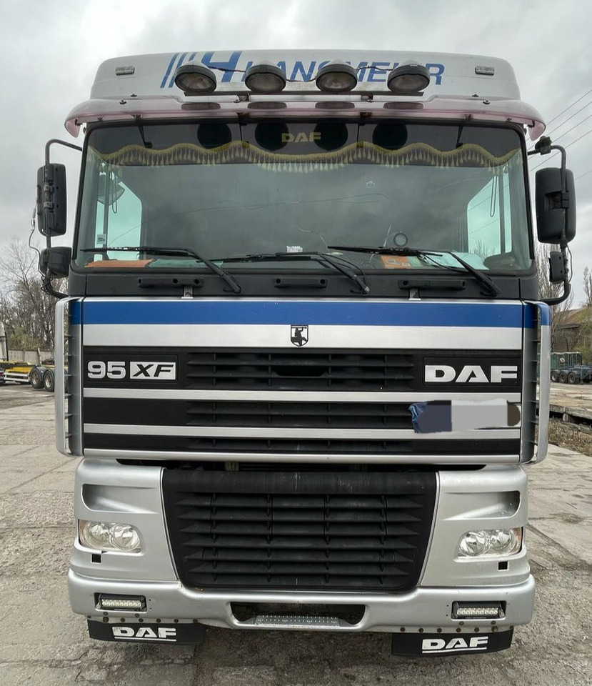 DAF XF 95.430 Tractor head 6x2 - Tractor unit: picture 1 DAF XF 95.430 Tractor head 6x2 - Tractor unit: picture 1