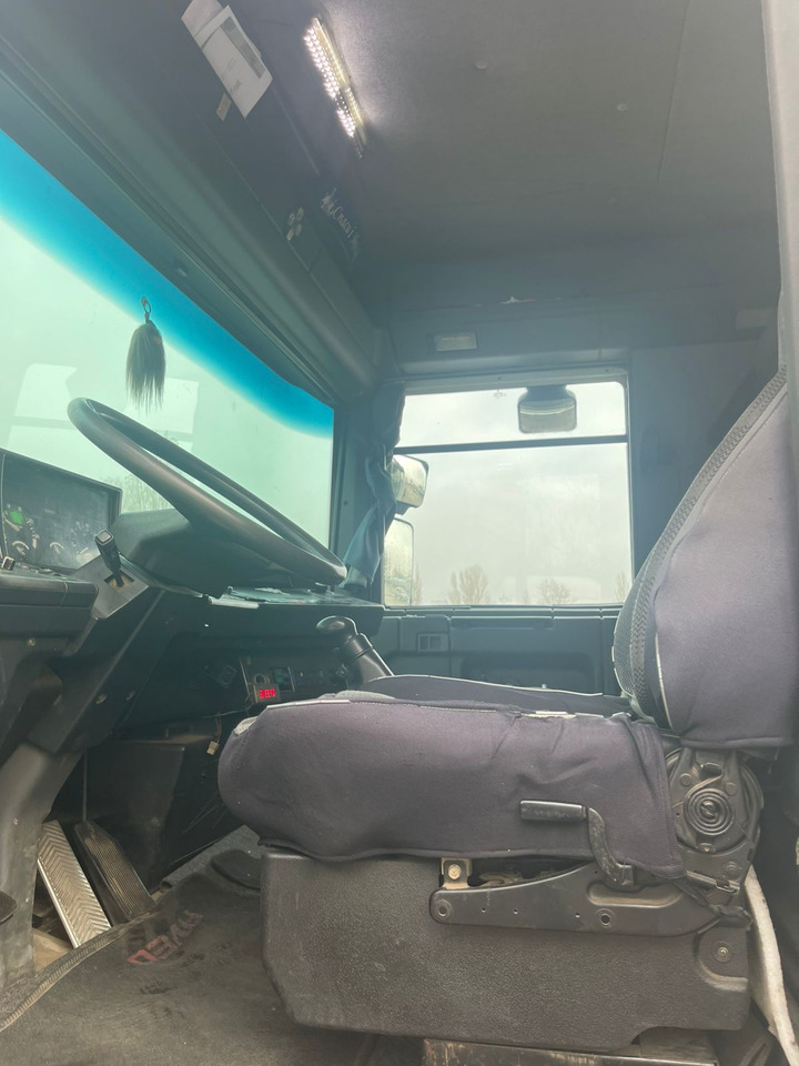 RENAULT - Tractor unit: picture 4 RENAULT - Tractor unit: picture 4