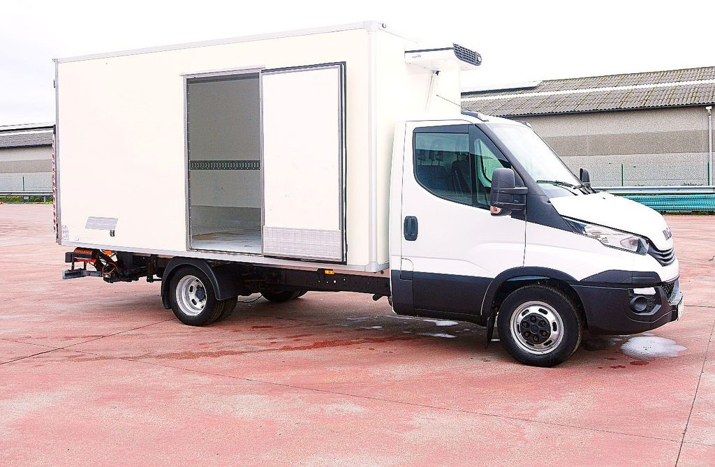 Iveco 35C14 KUHLKOFFER 4.4m CARRIER VIENTO LBW - Refrigerated van: picture 3 Iveco 35C14 KUHLKOFFER 4.4m CARRIER VIENTO LBW - Refrigerated van: picture 3