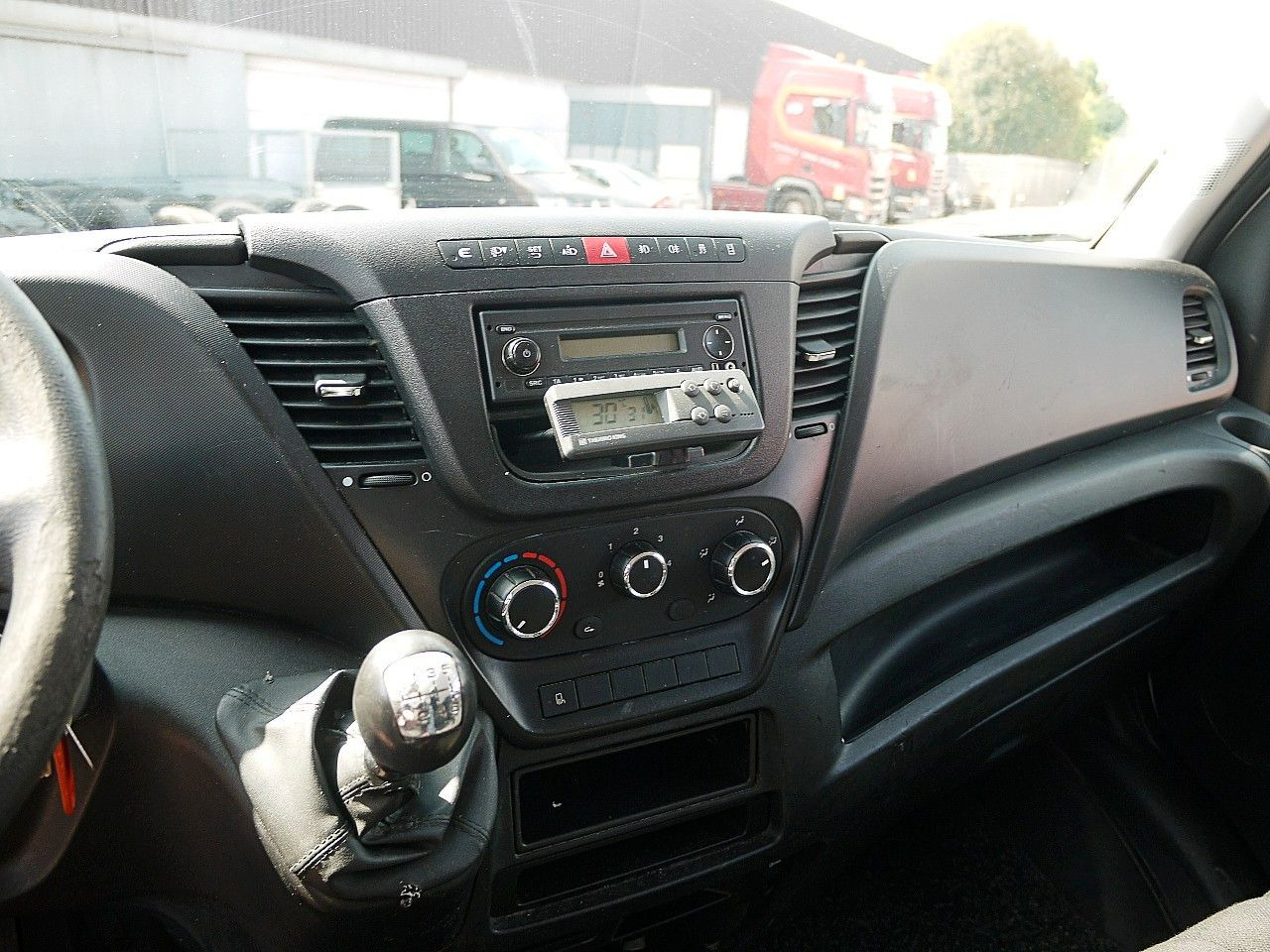 Refrigerated van Iveco 35S13 DAILY KUHLKASTENWAGEN THERMOKING V300 MULT: picture 15