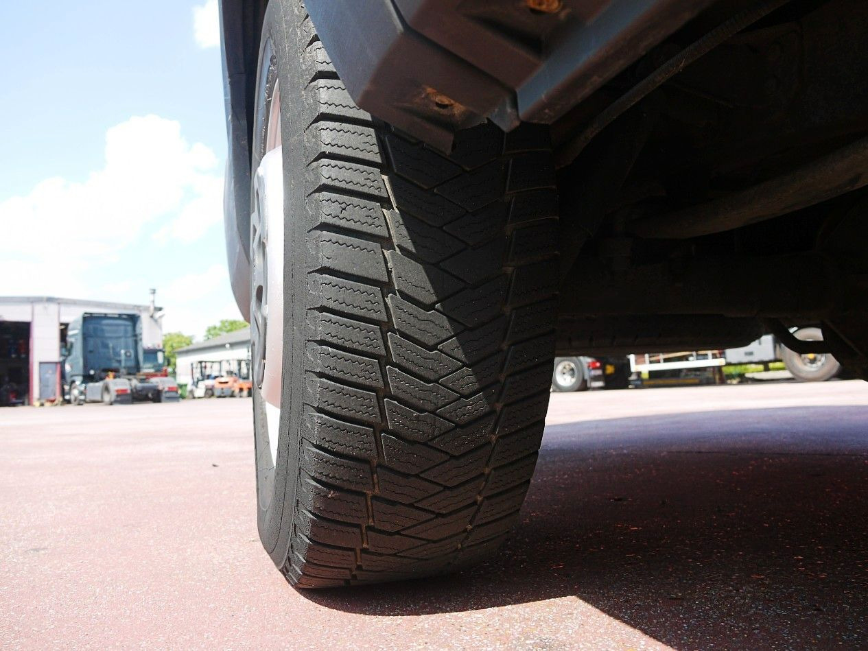 Refrigerated van Iveco 35S13 DAILY KUHLKASTENWAGEN THERMOKING V300 MULT: picture 19